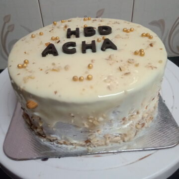 Milky nuts cake